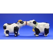 Mwah Salt And Pepper  Cow And Bull Statue